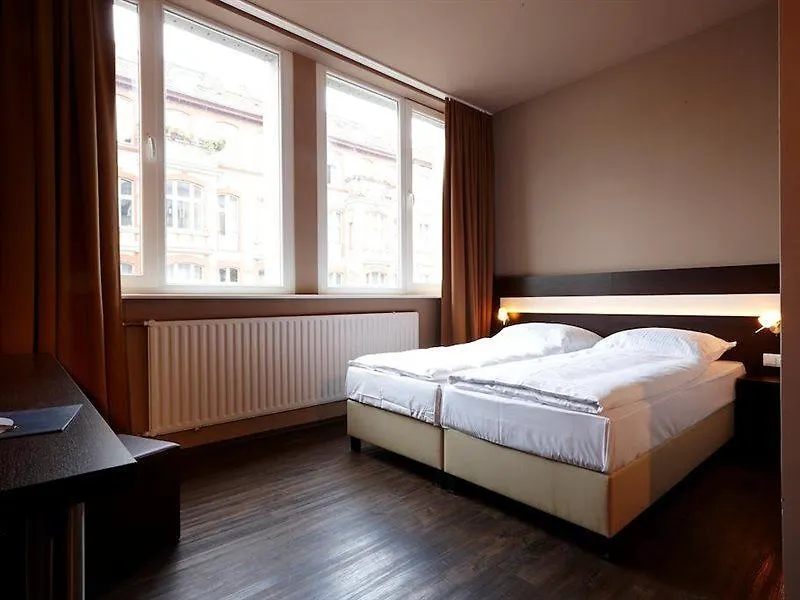 Smart Stay Hotel Berlin City 3*,